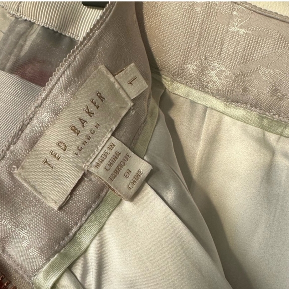 ⭐️ Pre-loved Ted Baker Floral Print Skirt- Size 1⭐️ - Picture 6 of 7